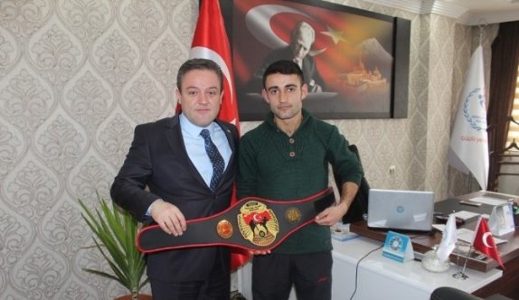 Kick Boks’ta Ağrı Rüzgarı Esti