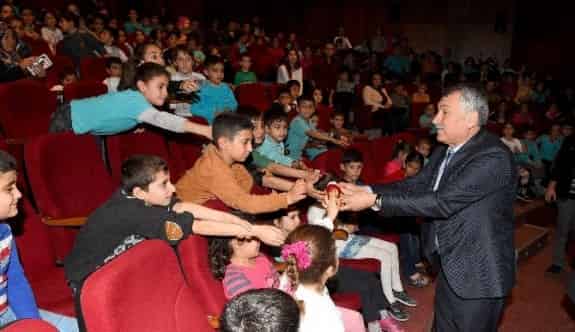 ‘Kırda Bir Yaz Sabahı’ Minik İzleyicilere Perde Dedi