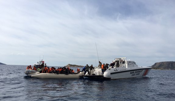 Lastik botta 144 Suriyeli yakalandı