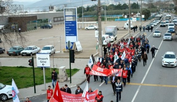 Metal İşçileri Kıdem Tazminatı İçin Yollara Döküldü