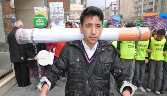 Minik Öğrenciler Sigaraya Karşı Yürüdü