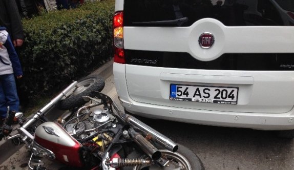 Motosiklet Otomobile Arkadan Çarptı: 1 Yaralı