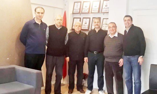 Müdür Yazar’dan, Bev Başkanı Doğan’a Plaket