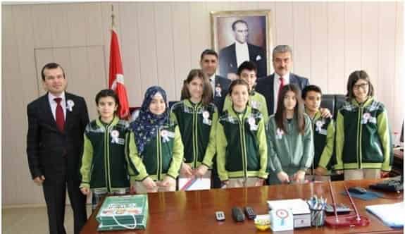 Öğrenciler, Vergi Dairesi Başkanı Poyraz’ı Ziyaret Etti