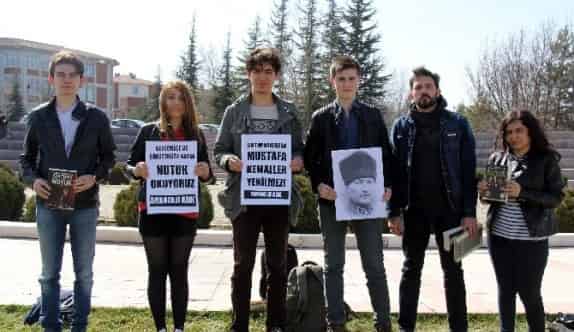 Öğrencilerden ‘Nutuk’ Nöbeti