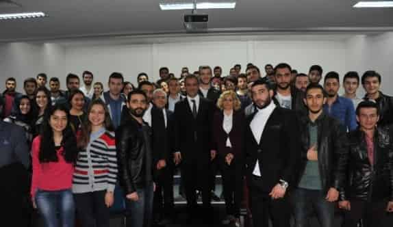 Rektör Özer İktisadi Ve İdari Bilimler Fakültesi Öğrencileriyle Bir Araya Geldi