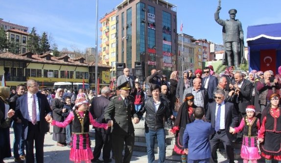 Rize’nin Rus İşgalinden Kurtuluşunun 98. Yıl Dönümü Horonlarla Kutlandı