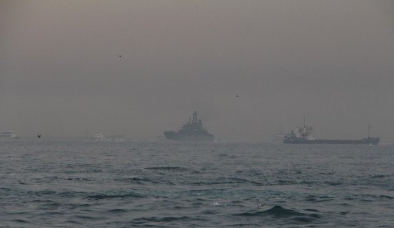 Rus Savaş Gemisi Boğazdan Geçti