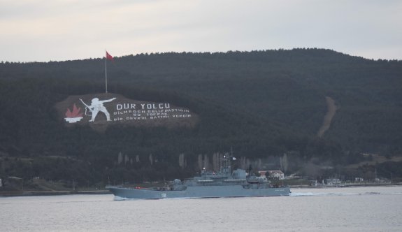 Rus savaş gemisi &#039;Caesar Kunikov&#039; Çanakkale Boğazı&#039;ndan geçti
