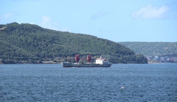 Rusya askeri gemisi &#039;Dvinitsa-50&#039; Çanakkale Boğazı&#039;ndan geçti