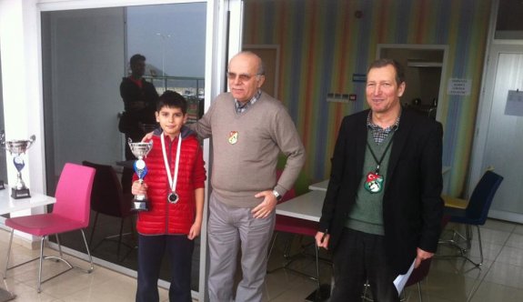 Satrançta birinci yine Fatih Koleji&#039;nden
