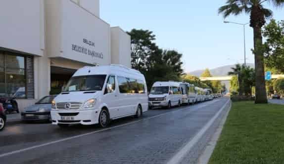 Selçuk Belediyesi’nden YGS Adaylarına Araç Desteği