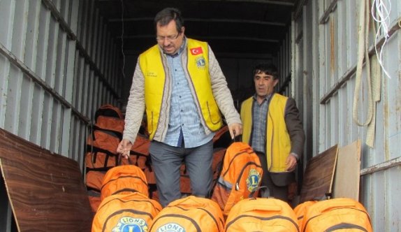 Sığınmacılar İçin Hazırlanan Çantalar Sahil Güvenlik’e Ulaştı