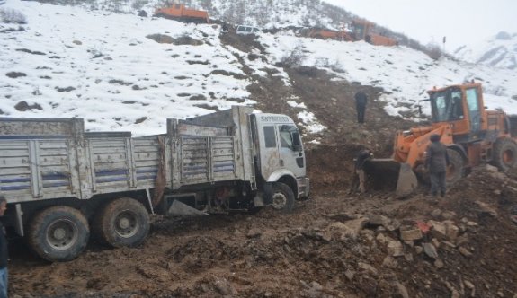 Suvari Kutra Geçidi Geçit Vermiyor