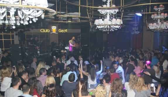 Tan, Aydınlı Hayranlarını Coşturdu