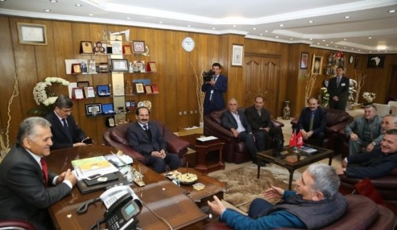 Turan-sarımsaklı Derneği Yönetim Kurulu Melikgazi Belediyesi Çalışmaları İle Bilgilendirildi