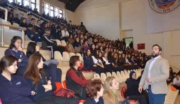 Üniversite Adaylarına Kişisel Gelişim Semineri