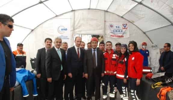 Vali Demirtaş, Sergi Çadırını Gezdi