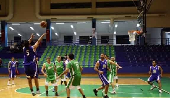 Veteran Basketbolcular Sahada