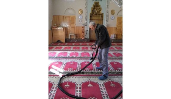 Yıldırım Belediyesi Camileri Temizliyor