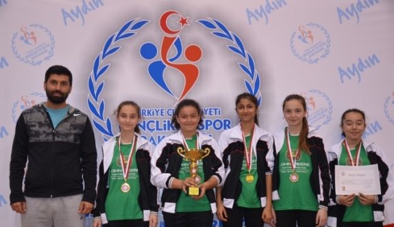 Yıldız Kızlar Badminton Şampiyonları Belli Oldu
