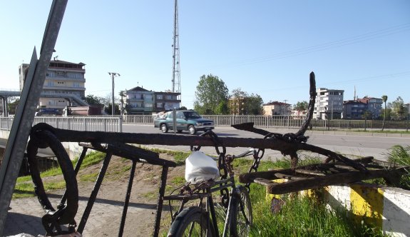 200 yıllık gemi çapası kaderine terk edildi
