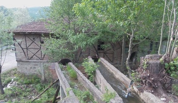 800 Yıllık Su Değirmeni İlgi Bekliyor