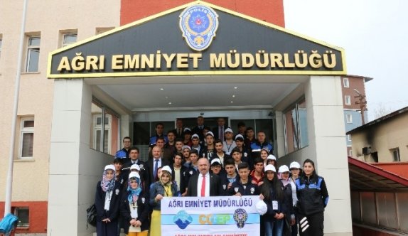 Ağrı’da Öğrenciler Çanakkale’ye Uğurlandı