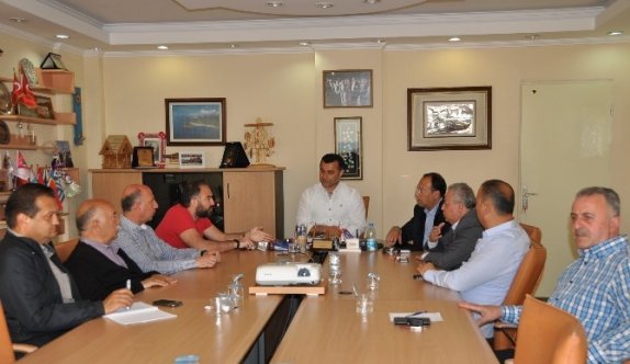 Başkan Yücel, Turizmcilerle Değerlendirme Toplantısı Yaptı