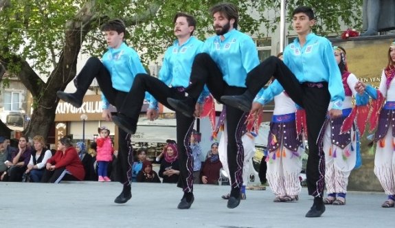 Burhaniye’de Atatürk’ün Gelişi Kutlandı