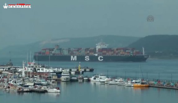 Dev Gemi, Çanakkale Boğazı'ndan Geçti