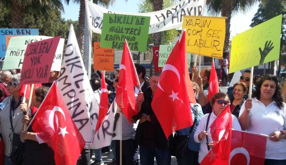 Dikili’de 'mülteci kampı istemiyoruz' eylemi