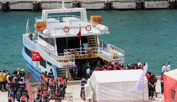 Güllük Limanı&#039;na 31 mülteci transfer edildi