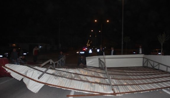 Iğdır’da Şiddetli Rüzgar Çatıları Uçurdu