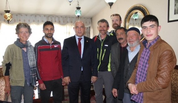 Ilıcalı Fransız Turistlere Rehber Oldu