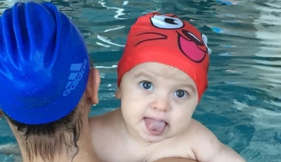 Mini Miniler Yüzme Kursunda