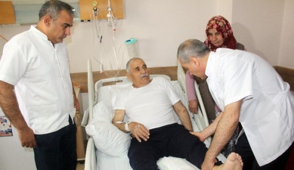 (Özel Haber) Yatalak Geldiği Hastaneden Yürüyerek Çıktı