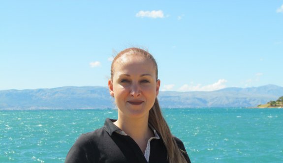 Seda Kansuk, Ege’nin 2 kıyısını yüzerek birleştiriyor