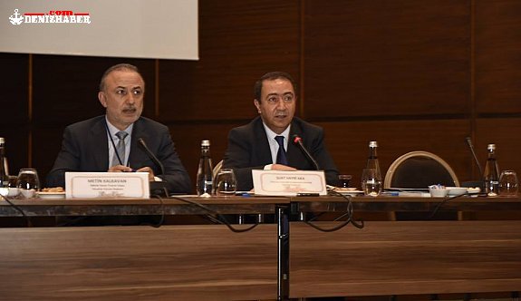 Suat Hayri Aka Meslek Komiteleri Meclisinde Konuşuyor