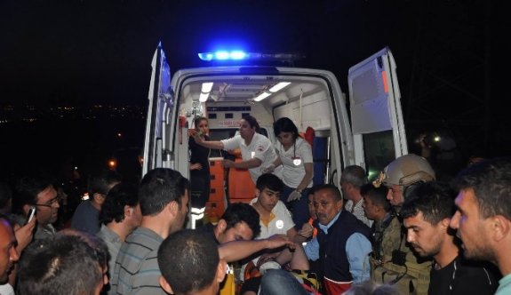 Tellere Takılan Paraşütçü Helikopterin Rüzgarıyla Yere Düştü