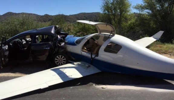 Uçak, Aracın Üzerine Düştü: 1 Ölü