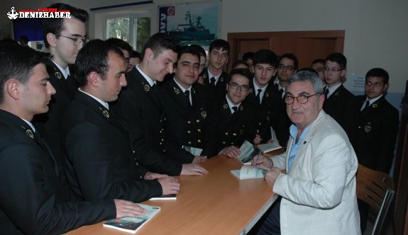 Yazarımız Süleyman Savaş İTÜ DF'de 1. sınıf öğrencileri ile bir araya geldi