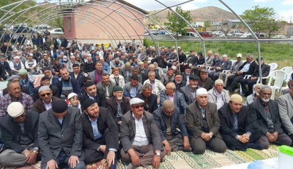 Yozgatlı Çiftçiler Yağmur Duasına Çıktı