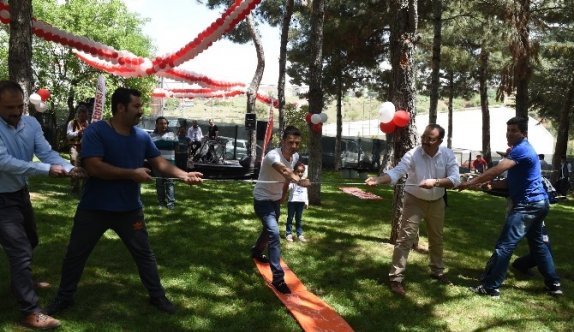 1 Mayıs’ı İşçileriyle Piknik Yaparak Kutladı