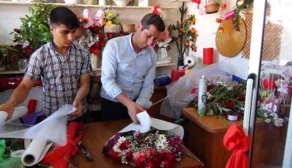 Anneler Günü Çiçekçi Esnafının Yüzünü Güldürdü