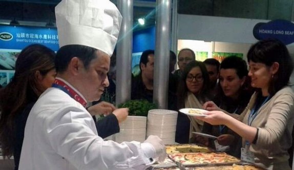 Avrupalılara 5 Bin Porsiyon Balık İkram Edildi