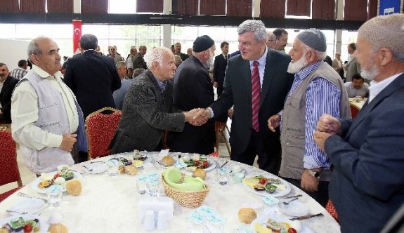 Başkan Karaosmanoğlu, “Camiler Hayatın Merkezindedir”