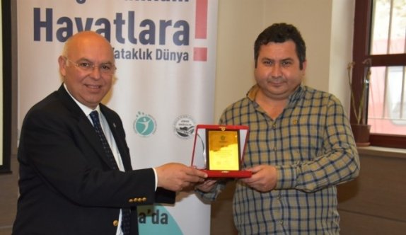 “Bir Yataklık Dünya” Projesine Destek Verenlere Plaket Verildi