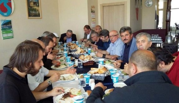 Bolu’da Karadenizliler Yemekte Bir Araya Geldi