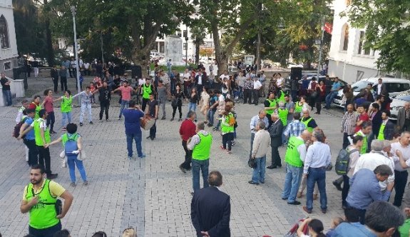 Çevreciler Termik Santrale Karşı Hukuk Zaferini Halay Çekerek Kutladı